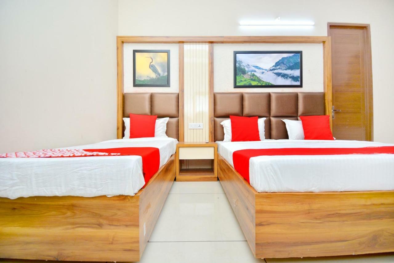 Hotel Oyo 40699 Grand Sokhi Tarn Taran Zewnętrze zdjęcie