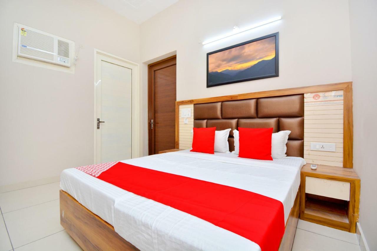 Hotel Oyo 40699 Grand Sokhi Tarn Taran Zewnętrze zdjęcie