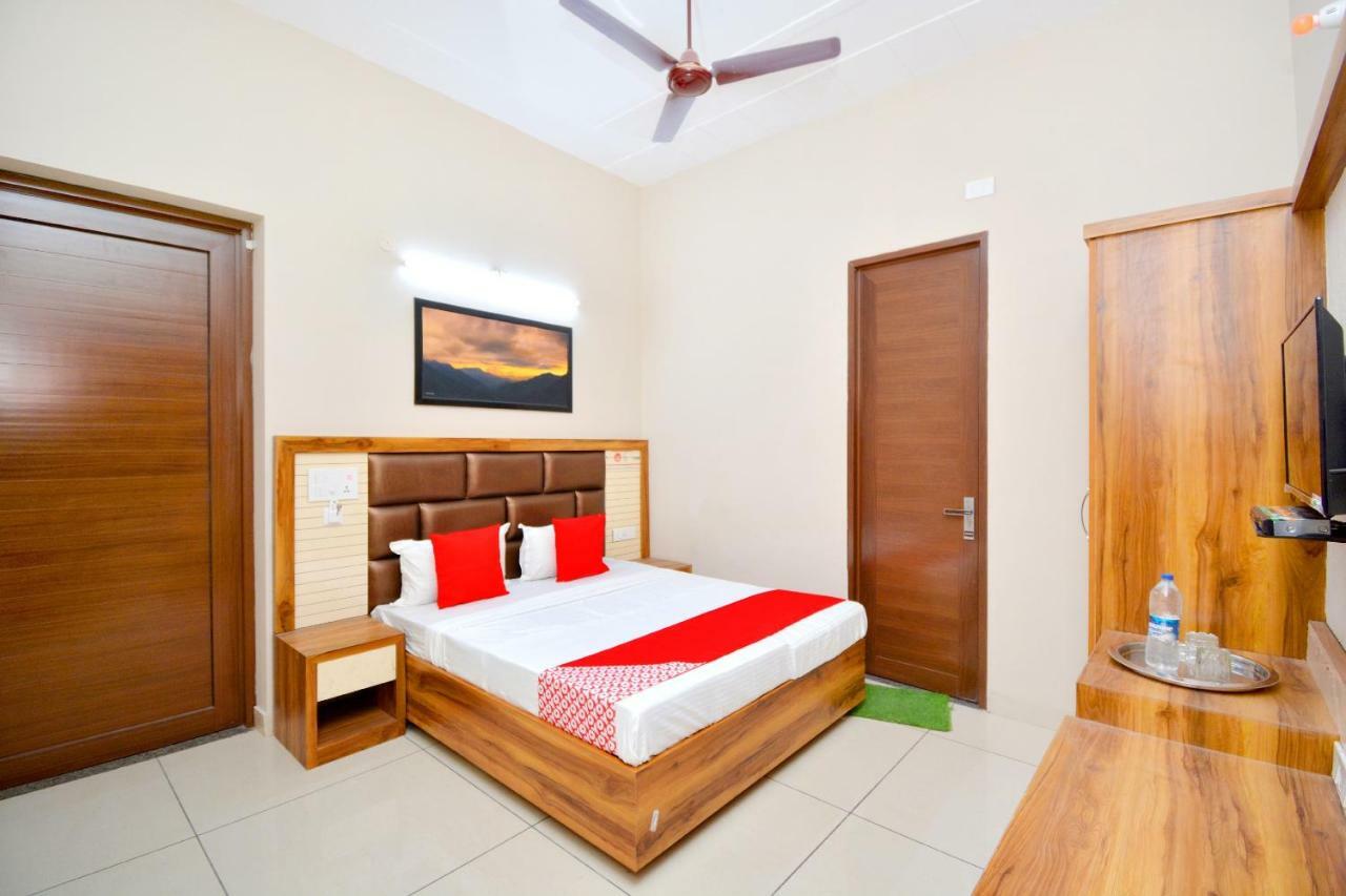 Hotel Oyo 40699 Grand Sokhi Tarn Taran Zewnętrze zdjęcie