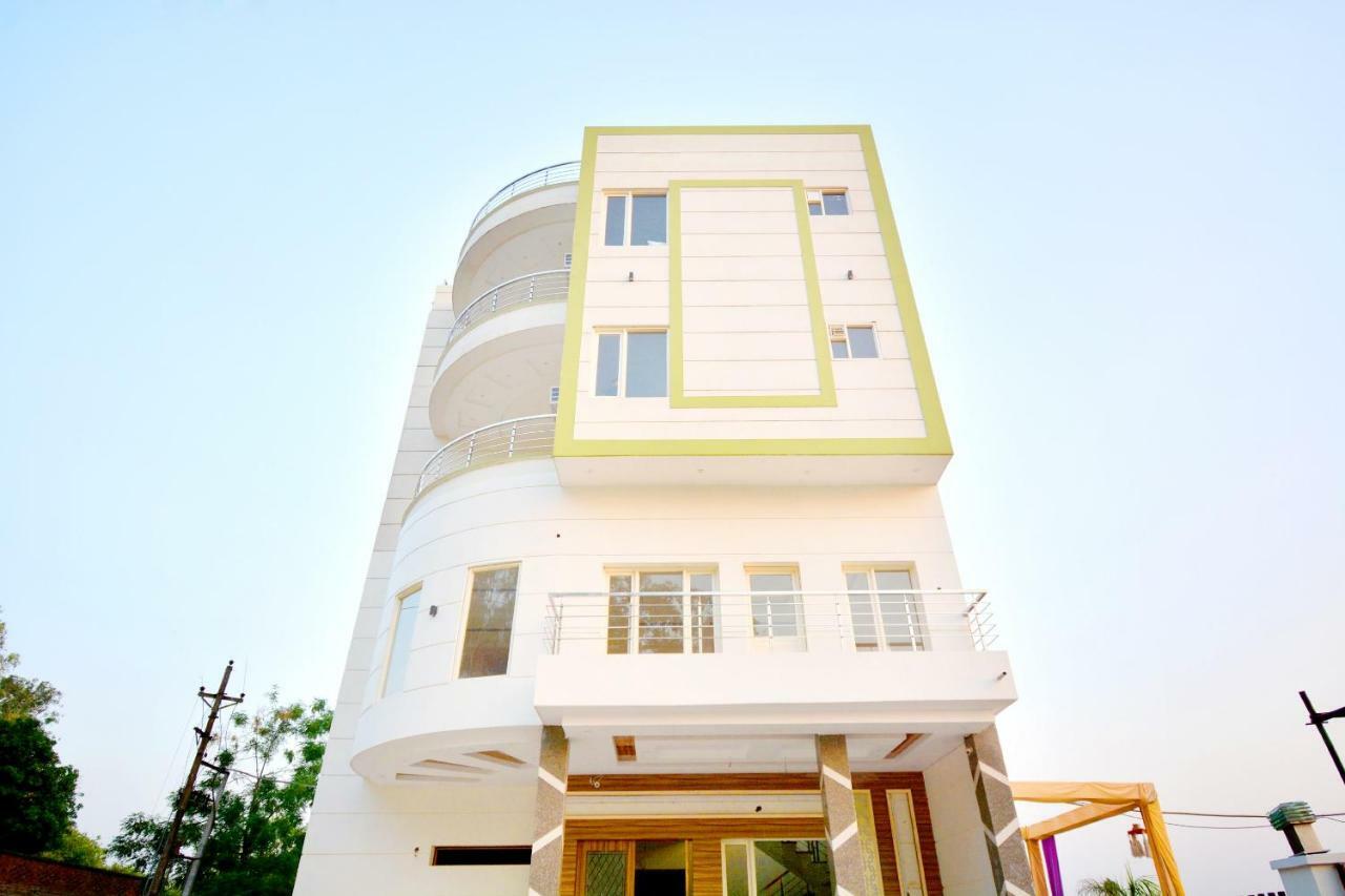 Hotel Oyo 40699 Grand Sokhi Tarn Taran Zewnętrze zdjęcie